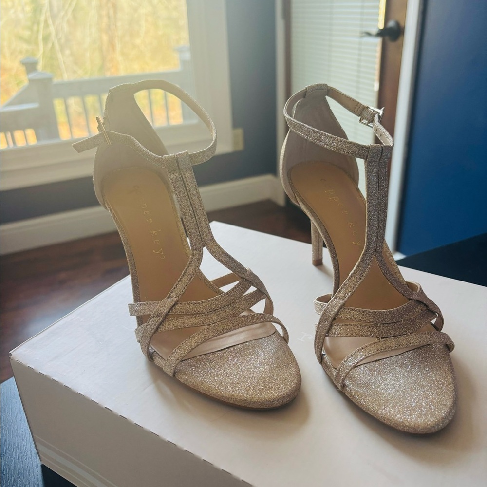 Size 7M Copper Key Glitter Strappy Heels light rose gold glitter